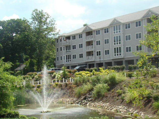 Building Photo - 322 Fountain Vw