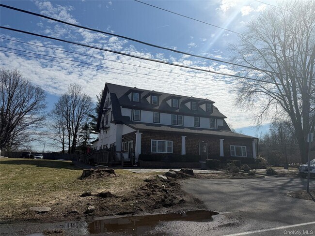 Building Photo - 185 E Lake Blvd