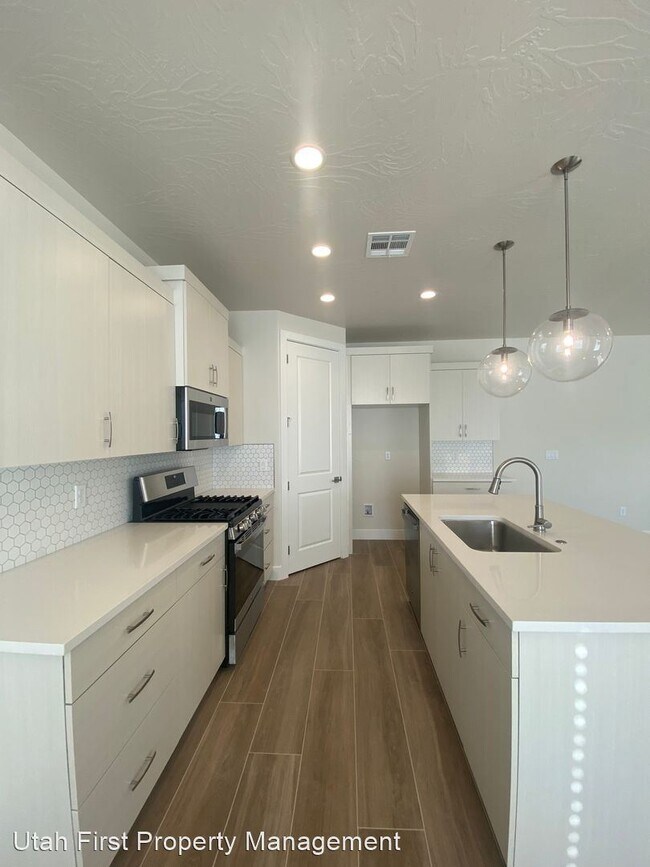 Foto del edificio - 4 br, 2 bath House - 4551 Piper PL