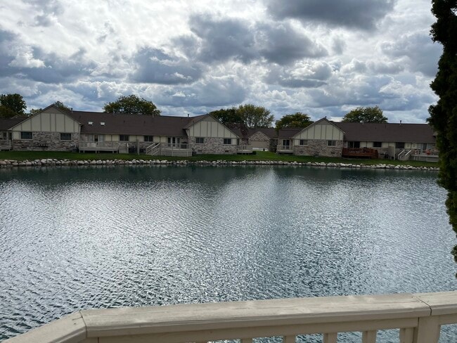 Foto del edificio - 43389 Riverbend Blvd