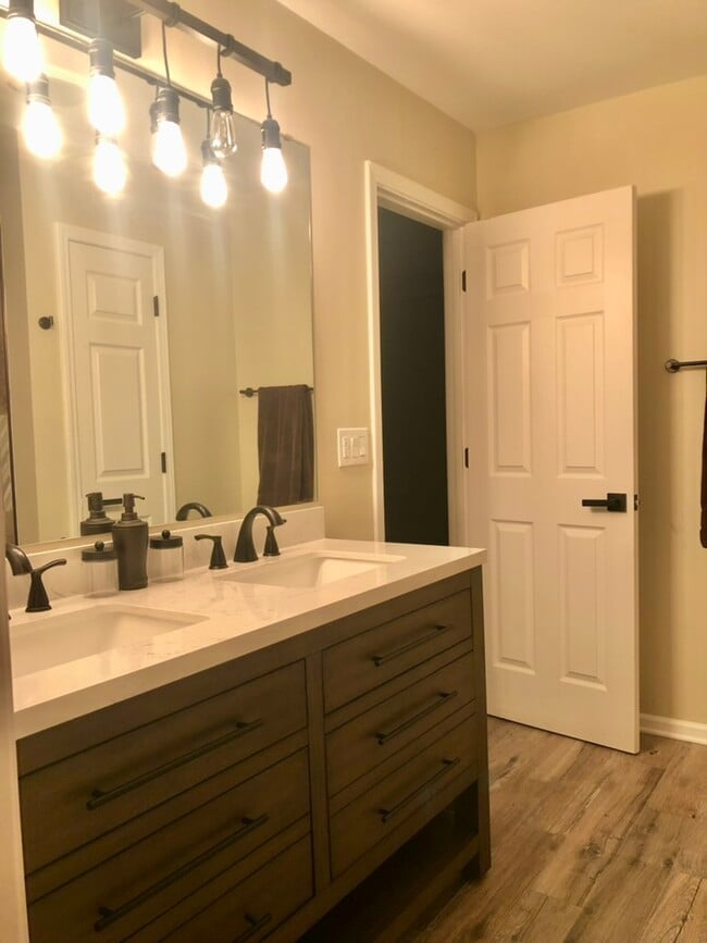 Building Photo - 9947 Reindeer Way Ln