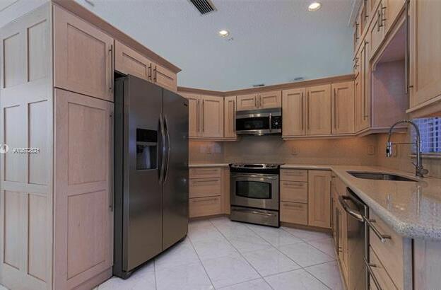 Foto del edificio - 1399 SW 18th St
