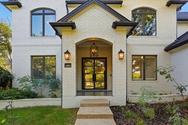 Building Photo - 1213 Grosvener Ct