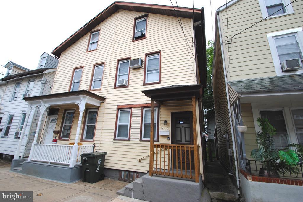 Foto principal - 416 Lawrence St