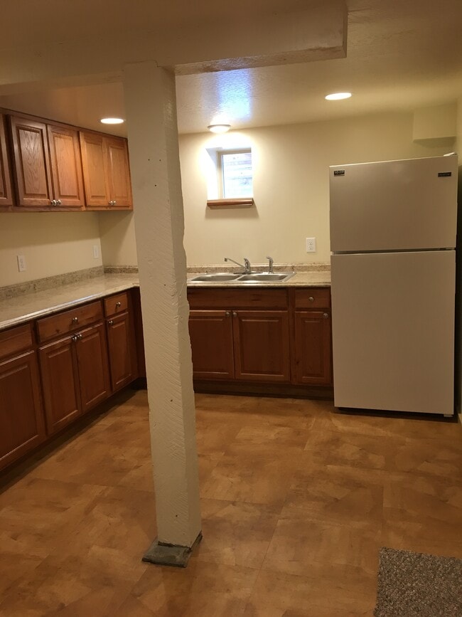 Kitchen - 323 Eddy Ave