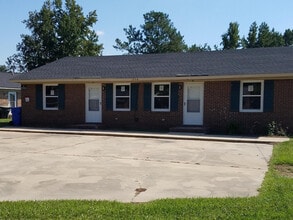 Building Photo - 1706 Snowden Dr SE
