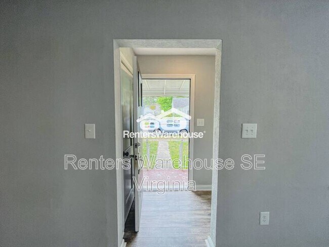 Building Photo - 3508 Creig St