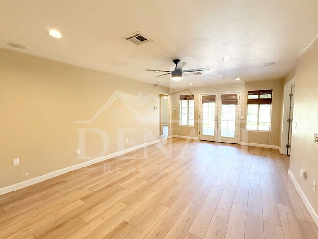 Foto del edificio - 1326 W Palm Ln