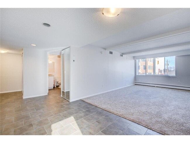 Building Photo - 2800 W 44th St