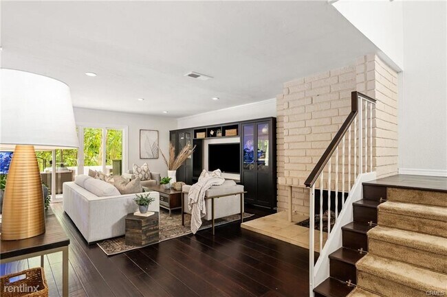 Building Photo - 3 br, 3 bath House - 304 Otero