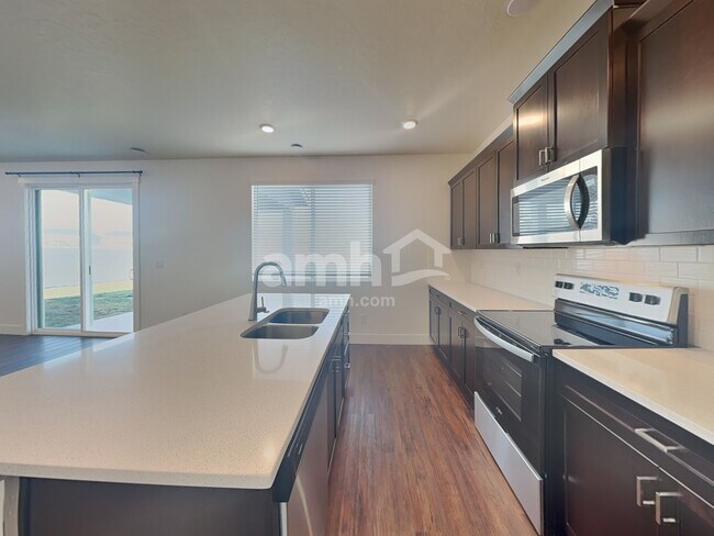 Building Photo - 9366 Wabash St