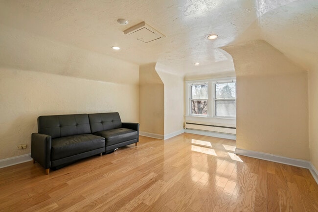 Foto del edificio - 2615 E 12th Ave