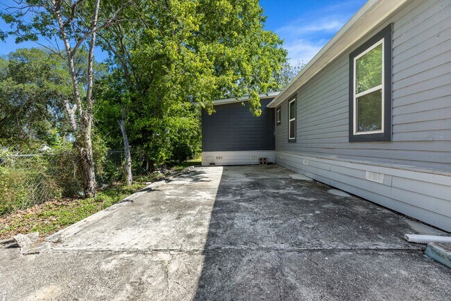 Foto del edificio - Fully renovated home close to downtown