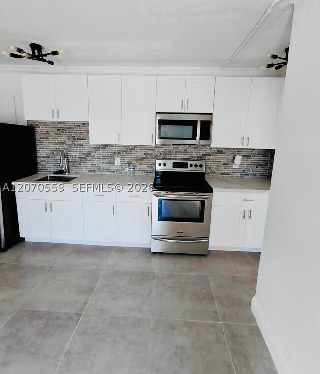 Foto del edificio - 308 NW 2nd Way