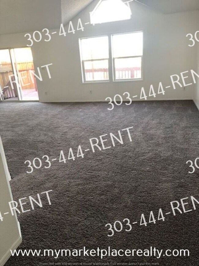 Building Photo - 4 Bedroom & 2 Bathroom Home in Federal Hei...