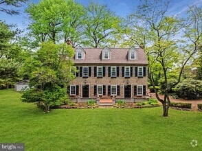 Building Photo - 209 N Bellevue Ave