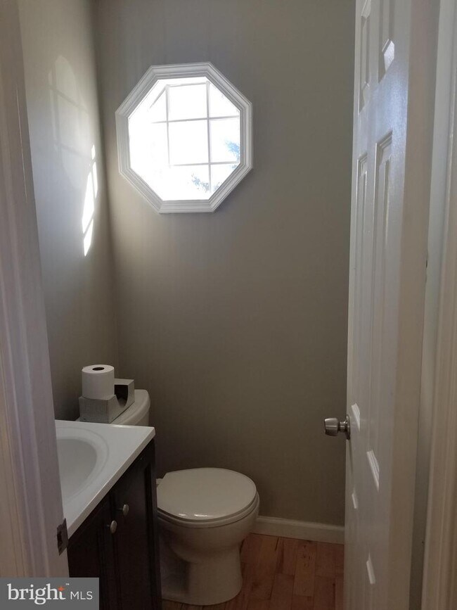 Building Photo - 19110 Kinglet Pl