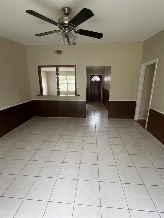 Foto del edificio - 423 W Troy Rd
