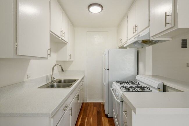 Foto del edificio - 1808 N Harvard Blvd