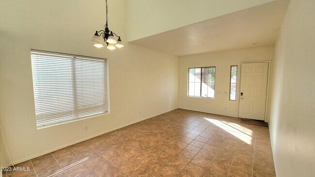 Foto del edificio - 17926 W Mission Ln