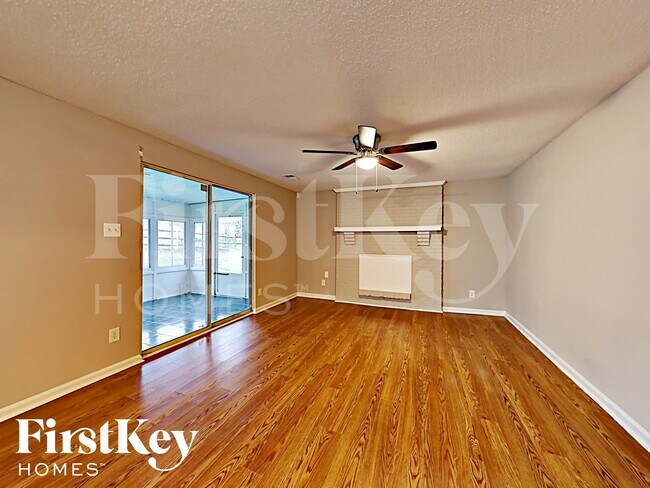 Foto del edificio - 1940 Winsted Ct