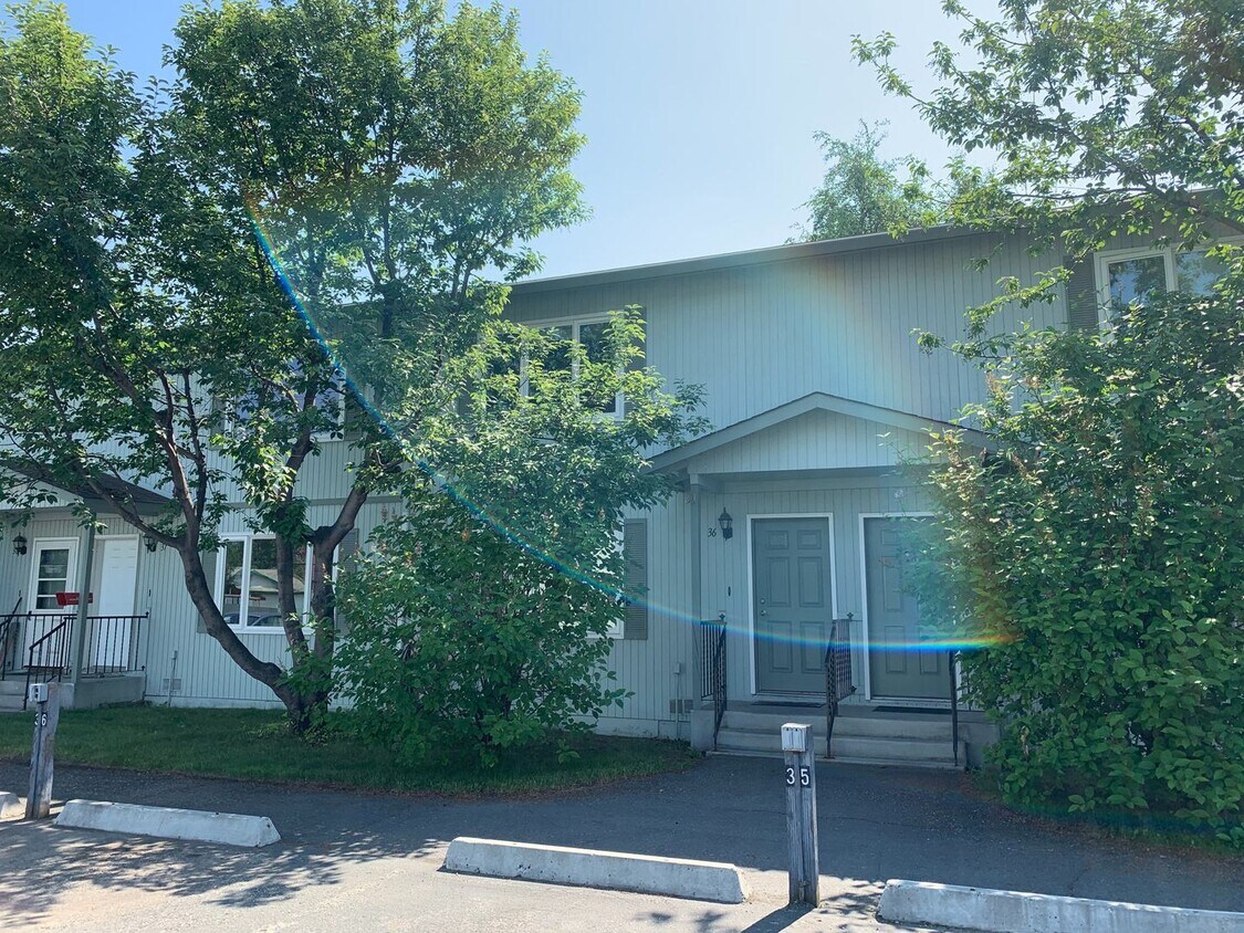 Foto principal - Spacious 2 bedroom, 2 bathroom condo avail...