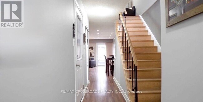 Photo du bâtiment - 90 Foster Crescent