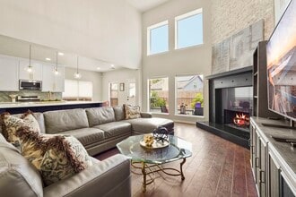 Building Photo - 8615 Discus Dr