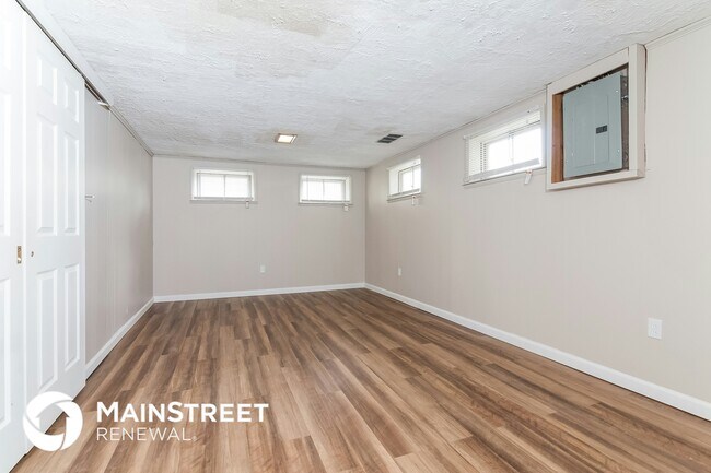 Foto del edificio - 702 Lynn Haven Ln