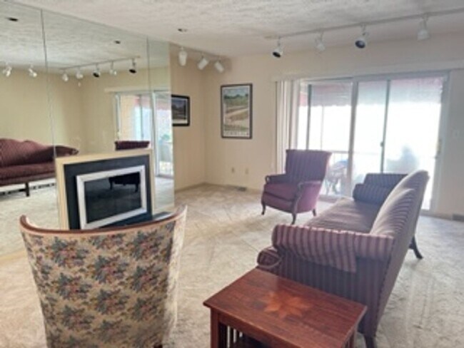 Foto del edificio - Beautiful 3 Bedroom Oakmont Home Rental fo...