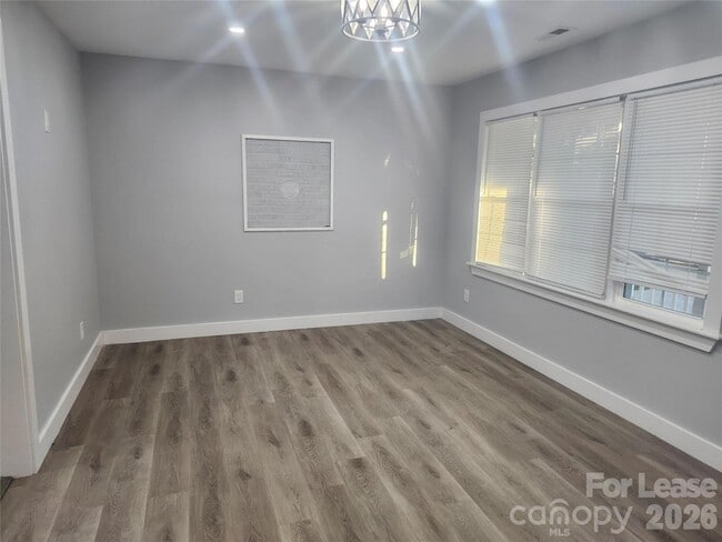 Building Photo - 55 Springfield Dr