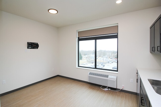 Photo - Latitude 44 Apartments