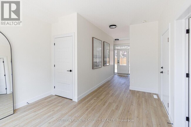 Photo du bâtiment - 233 Queen St