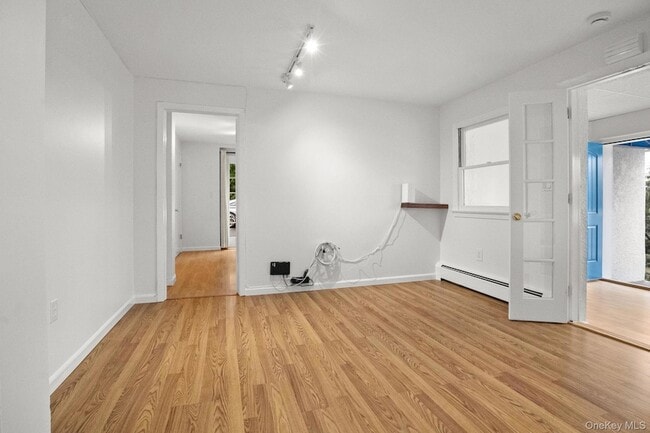 Building Photo - 144 S Broadway