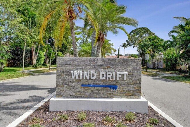 Foto del edificio - Boca Raton Beautifully Updated 4 Bedroom Pool Home