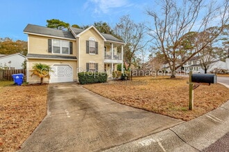 Building Photo - 2051 Presidio Dr