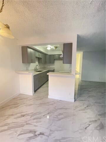 Foto del edificio - 10530 Lowden St