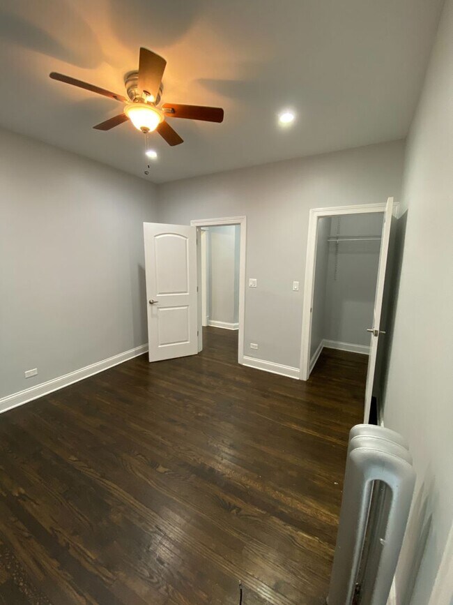 Foto del edificio - 4713 N Albany Ave