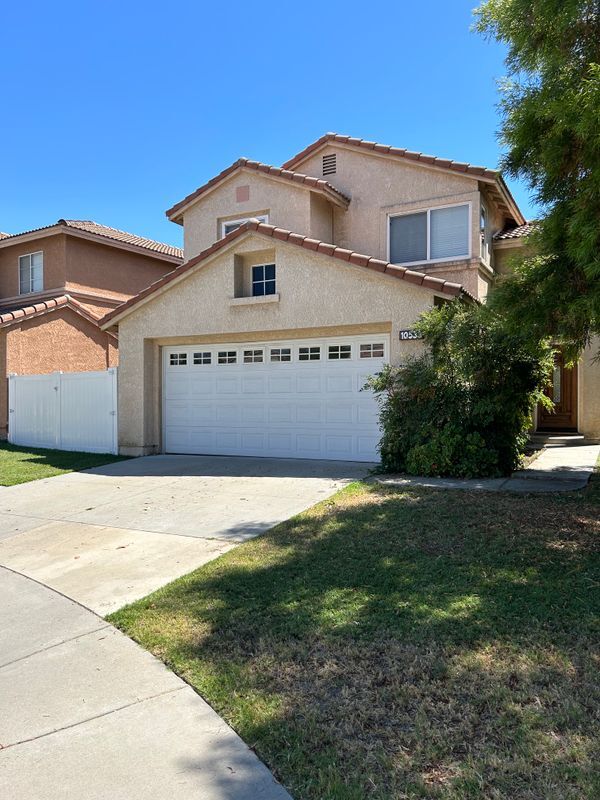 Building Photo - 10533 Oakdale Dr
