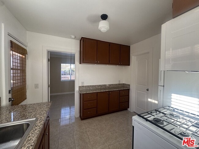 Foto del edificio - 317 N Coronado St