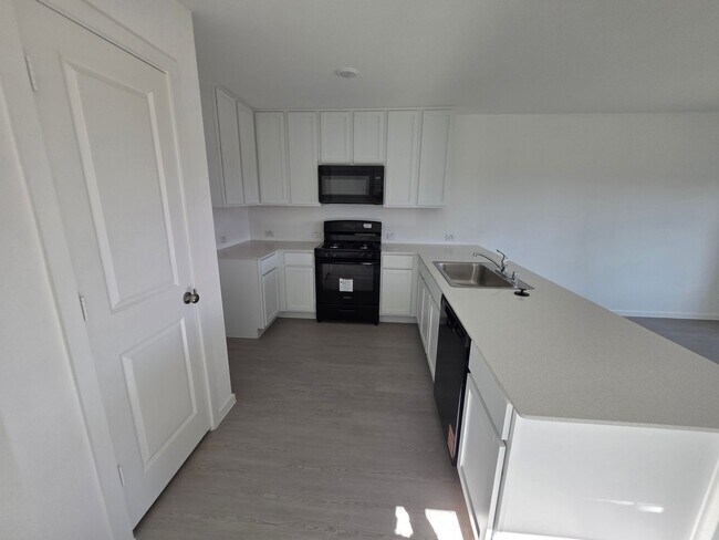 Foto del edificio - Chic, Compact, and Brand-New in Foree Ranch
