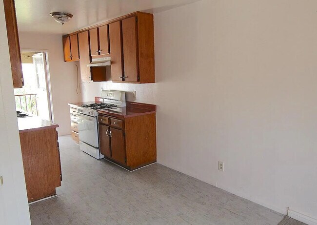 Foto del edificio - 2101 Cedar Ave