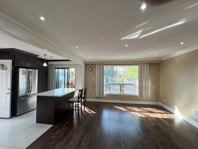 Building Photo - 10 Burgby Av