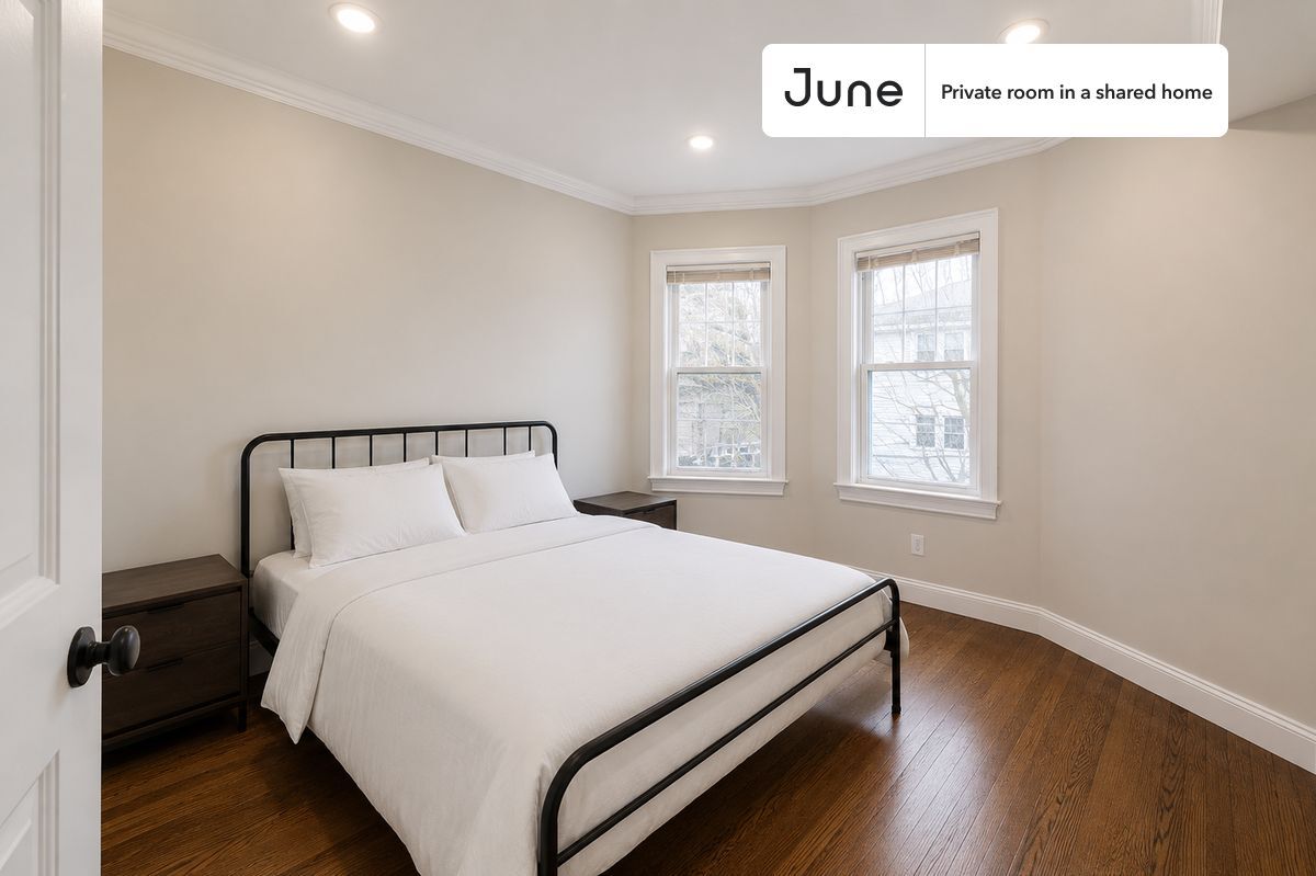 Room in Shared 4 bed/1.5 bath home - Room in Shared 4 bed/1.5 bath home