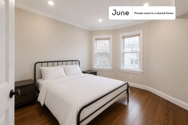 Building Photo - Room in Shared 4 bed/1.5 bath home