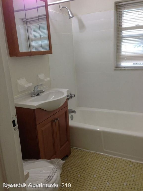 Interior Photo - 32-38 Carteret St