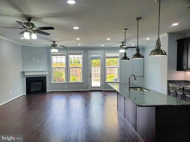 Foto del edificio - 23605 Rose Leigh Terrace