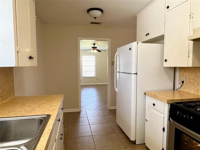 Building Photo - 3114 Hunt Trail