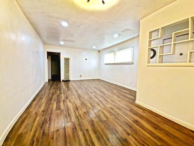Building Photo - Charming Two Bed One Bath Near Texas Tech