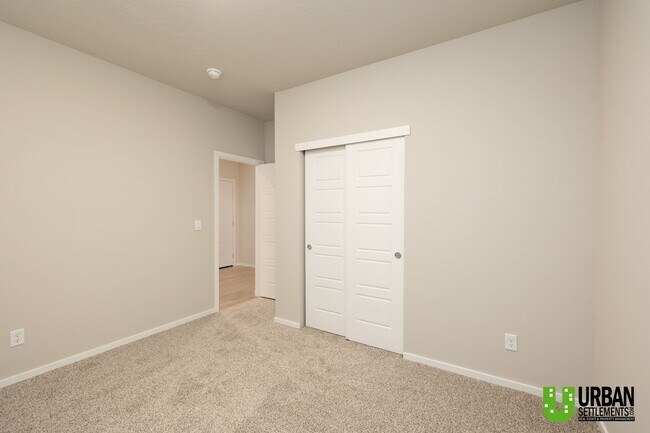 Foto del edificio - 3744 Clinton Rd